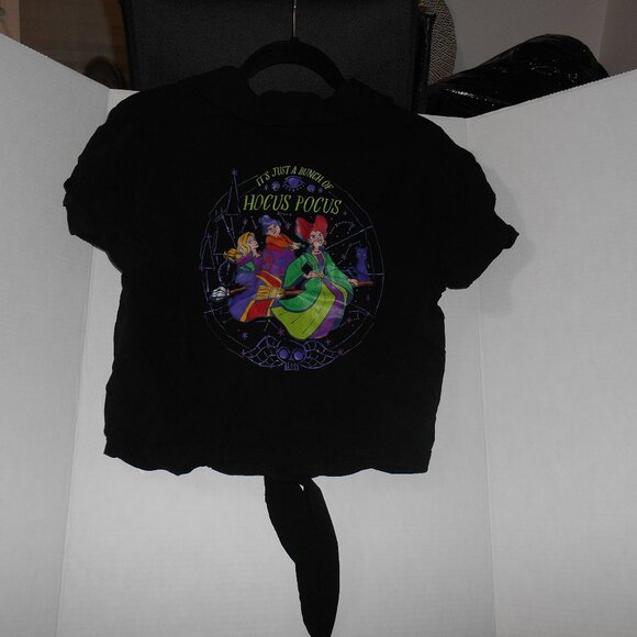 DISNEY UNIVERSE WOMEN LARGE HOCUS POCUS TIE FRONT SHRT 100% VISCOSE HALLOWEEN - Picture 5 of 10